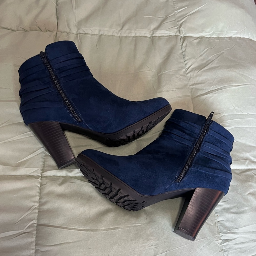 Elegant Blue Women's Ankle Boots - Picture 4 of 6